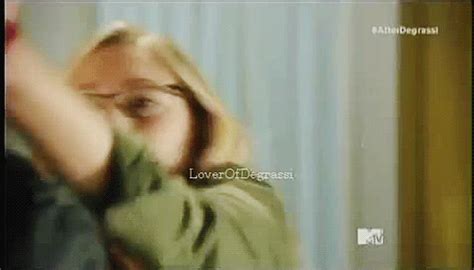 Image - Maya kissing zig.gif | Degrassi Wiki | FANDOM powered by Wikia