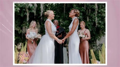 Video Robin Roberts and Amber Laign tie the knot - ABC News