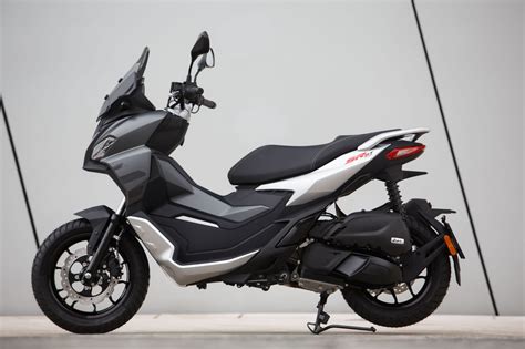 Aprilia Sr Gt Der Urban Adventure Roller Aus Italien