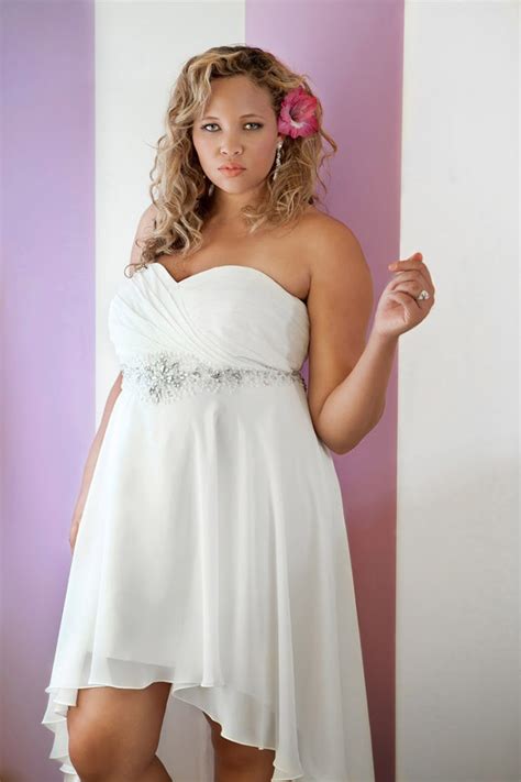 20 Best Plus Size Short Wedding Dresses For A Playful Look