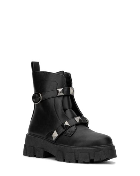 Olivia Miller Willa Stud Lug Sole Boot In Black Lyst