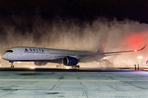 Delta Eyes Major Airbus Jet Order to Modernize Fleet - Business ...