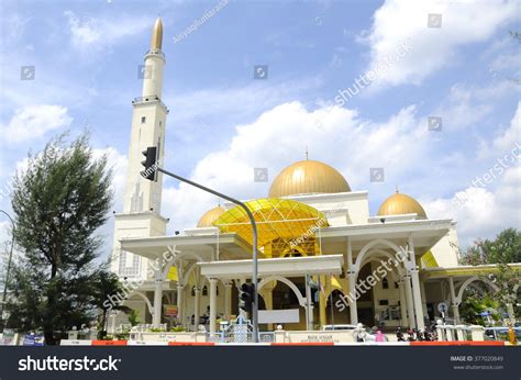 Selangor Malaysia November 2013 Assalam Mosque Stock Photo 377020849 ...