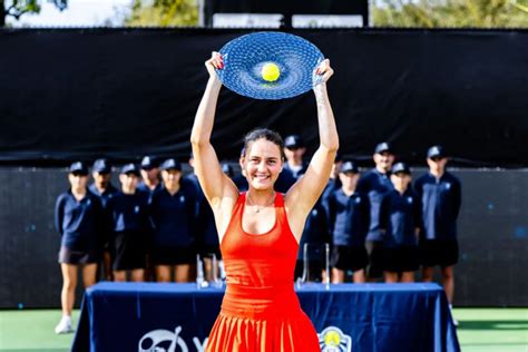 Galerie Foto Marta Kostyuk Continuă “războiul” Cu Aryna Sabalenka și