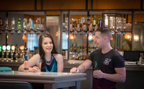 10 Unique Date Ideas & Things to do in Leeds for Couples 2025