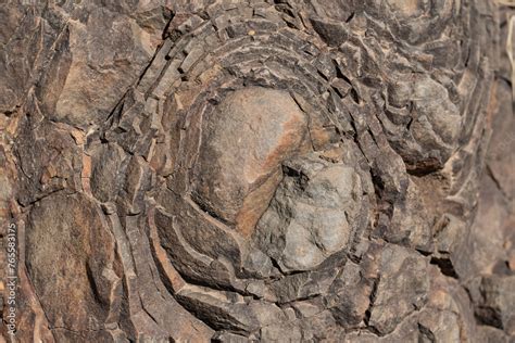 Spheroidal Weathering Tholeiitic Basalt Onion Skin Weathering