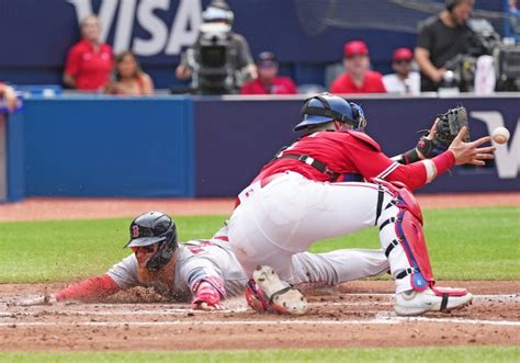 Rafael Devers Red Sox Hold Off Blue Jays Field Level Media