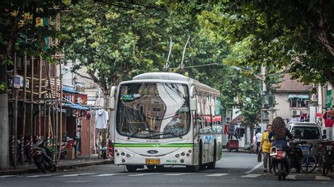 Shanghai trolleybus route 28 上海无轨电车28路 H0A 070 XIANFEI H Flickr