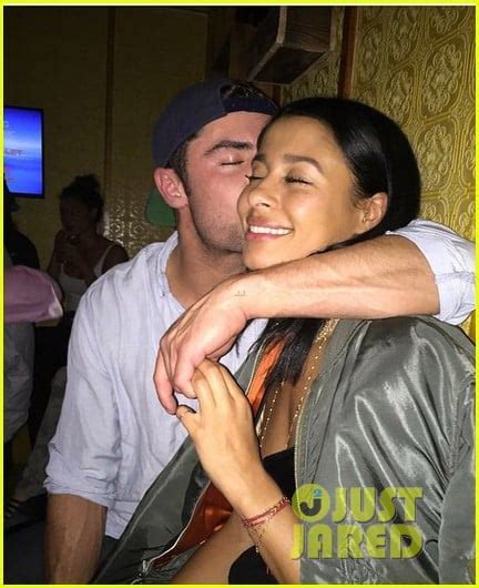 Zac Efron Was Really Affectionate With Sami Miro During Karaoke Date