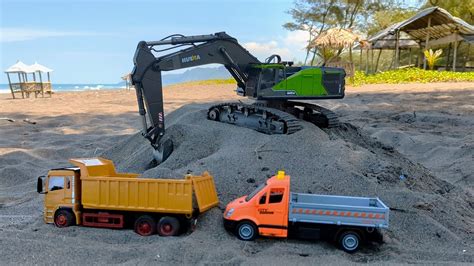 Excavator Operator With Extreme Skills Doing A Perfect Job Dump Truk