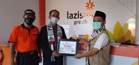 Muhammadiyah Gkb Gresik Serahkan Donasi Palestina Rp Juta Pwmu Co