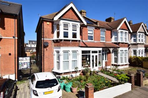 Felbrigge Road Ilford Essex Ig3 4 Bedroom End Terrace House For Sale