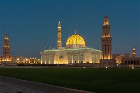 Sultan Qaboos Grand Mosque at Night Stock Photo - Image of beautiful ...