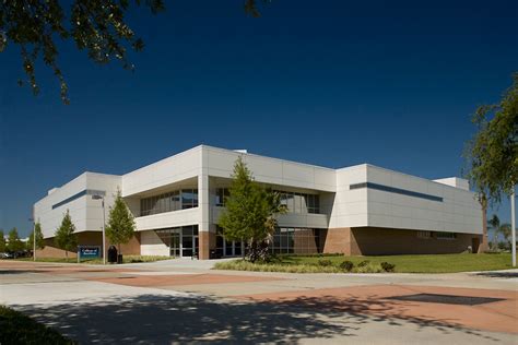 Embry Riddle Aeronautical University College Of Business Perry Mccall