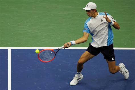 Atp Di Pechino Arnaldi Agli Ottavi Eliminato Sonego