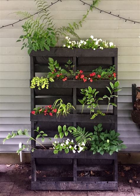 Red House Garden How To Make A Vertical Pallet Garden For Shade