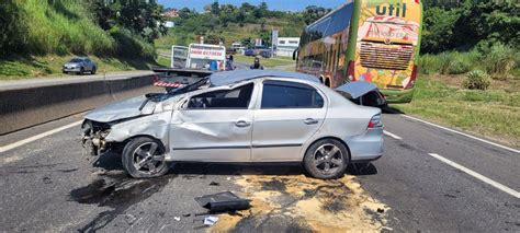 Condutor sinais de embriaguez perde controle de veículo e capota na