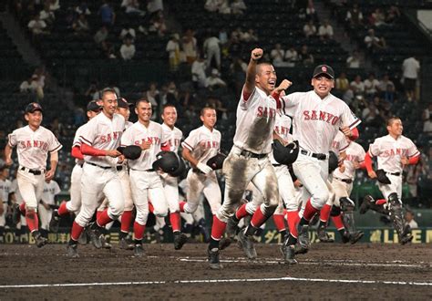 全国高校野球 おかやま山陽 土壇場逆転 好走塁でサヨナラ 3回戦へ ／岡山 毎日新聞