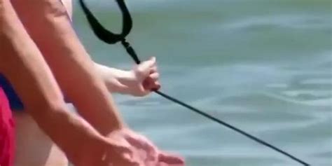 Pussy Opens Up When She Changes Pose Tnaflix