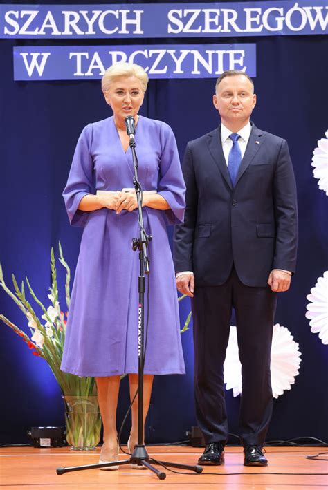 Agata Duda W Eleganckiej Stylizacji Na Rozpocz Ciu Roku Szkolnego