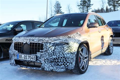 El facelift del Mercedes GLA más potente se deja ver por primera vez