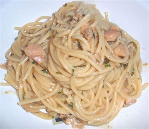 Pasta with Clam Sauce | RECIPE – Tara the Foodie