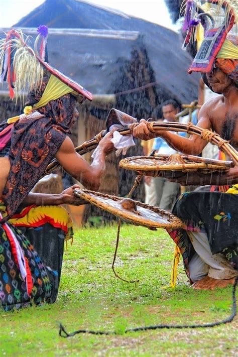 Mengenal Tari Caci Budaya Khas NTT Manggarai Sajikan Pertarungan 2