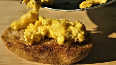 Scrambled Eggs On Toasted Sourdough Bread｜simple Open Sandwich｜brunch