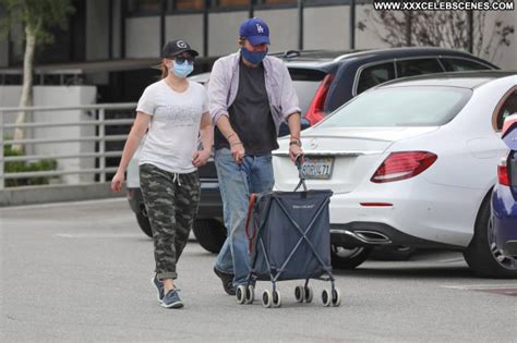 Alyson Hannigan Los Angeles Posing Hot Babe Beautiful Paparazzi Red