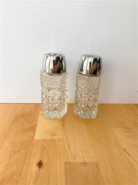 Vintage Wexford Anchor Hocking Glass Salt And Pepper Shakers Etsy