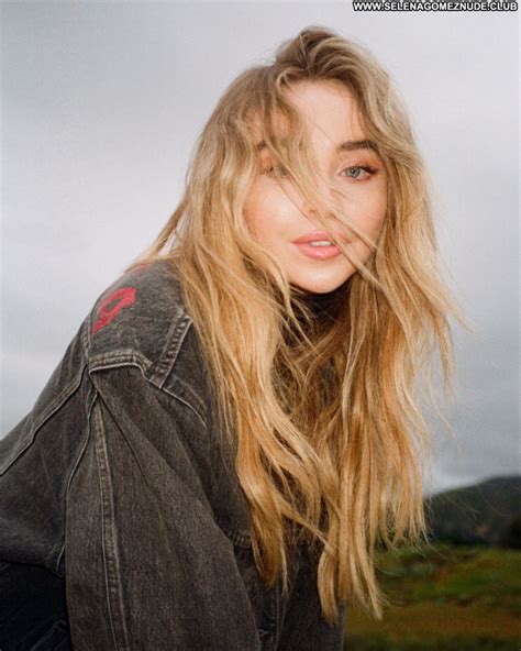 Sabrina Carpenter No Source Posing Hot Celebrity Beautiful Babe Sexy