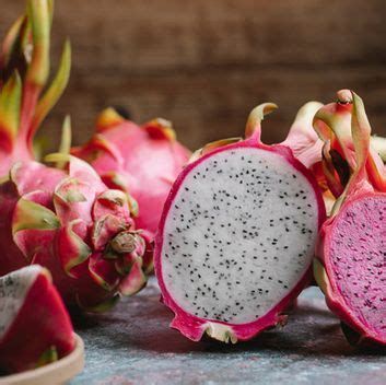 Organic Fresh Dragon Fruit For Human Consumption Color Red Silver