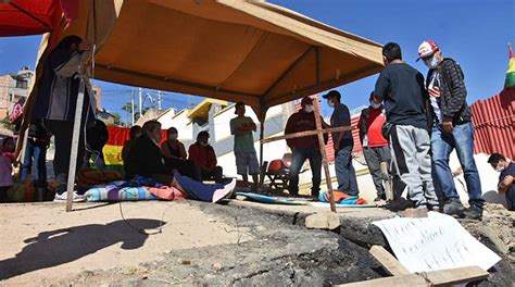 Vecinos Del Mirador Protestan En La Subalcald A Y Siguen En Vigilia