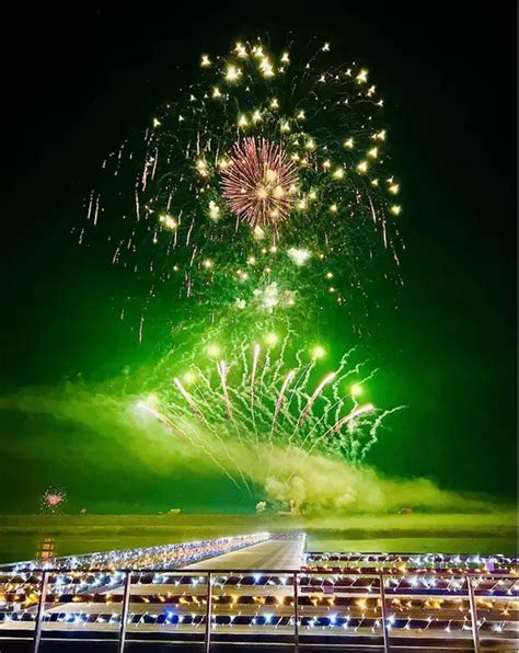 Spectacolul De Artificii Din Noaptea De Revelion Va Avea Loc La Insula