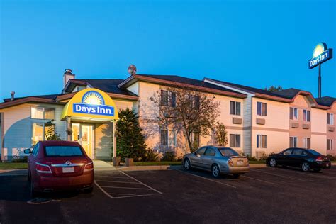 Days Inn by Wyndham West-Eau Claire | Eau Claire, WI Hotels