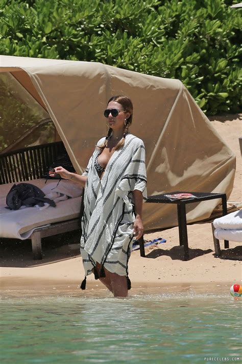 Jessica Alba Caught Sunbathing In The Bikini On A Beach Nucelebs