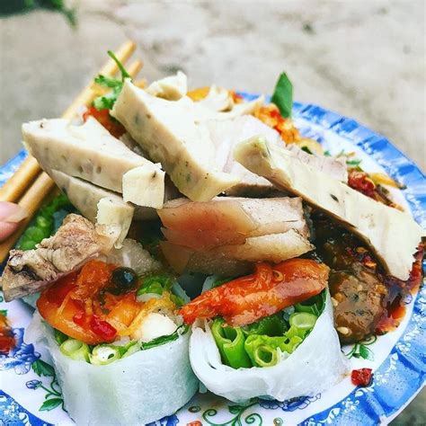 banh cuon tom chua  vi cua cung dinh hue trong mon   da binh