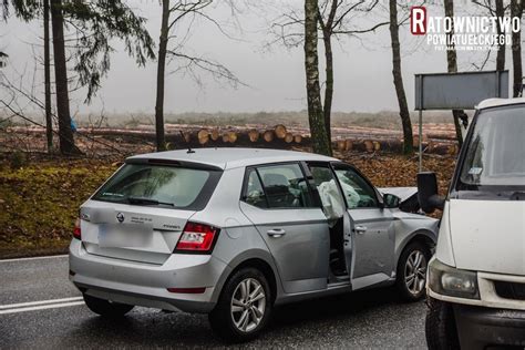 Wypadek na DK 16 Ełk Sędki Zderzyły się trzy auta Dwie osoby