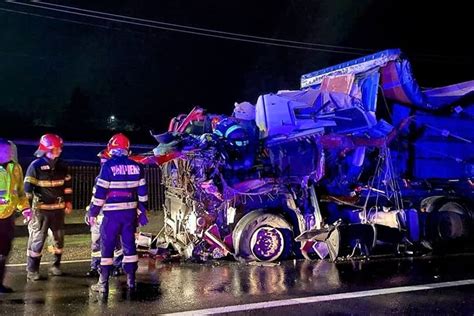 Accident între Galați și Tecuci Un șofer a ajuns la spital Ziarul