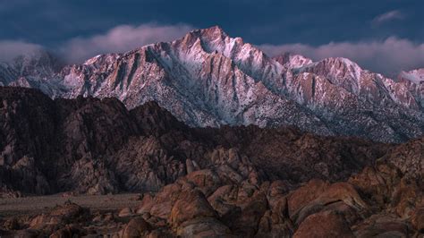 Lone Pine Peak Rises Above The Alabama Hills Alabama Hills