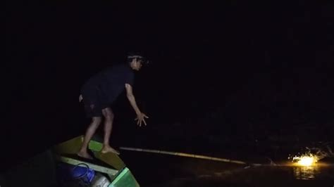 Nombak Ikan Di Malam Hari Ini Lah Yang Terjadi Youtube