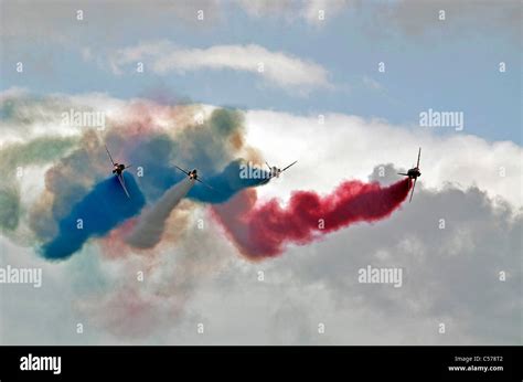 Raf Red Arrows Hi Res Stock Photography And Images Alamy