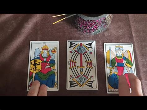 Descubre Tu Camino Con El Poder Del Tarot De Tres Cartas De Marsella