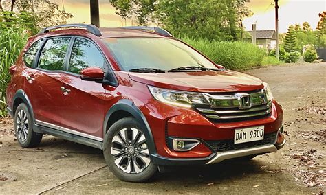 Honda Br V V What Makes This Seven Seat Crossover Click Visor