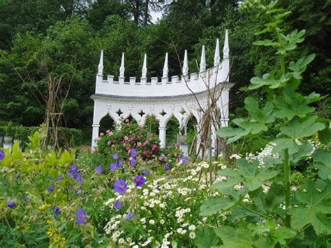 Designing Creepy Gardens