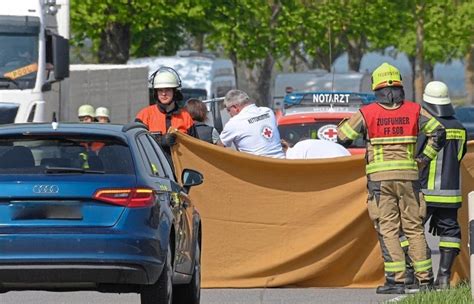 Vorfahrt Missachtet Pedelec Fahrer Bei Unfall Schwer Verletzt