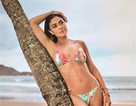 Juliana Paes Apresenta Linha Beachwear Inspirada Em Ilhas Cidades E