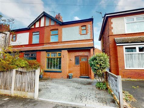 3 Bed Semi Detached House For Sale In Victoria Road M41 Zoopla