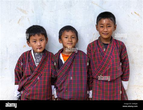 Portrait of three bhutanese boys in Rubesa Primary School, Wangdue ...