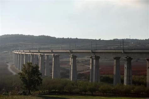 Mangkrak Bertahun Tahun Jembatan Di Kutai Barat Ini Tak Kunjung